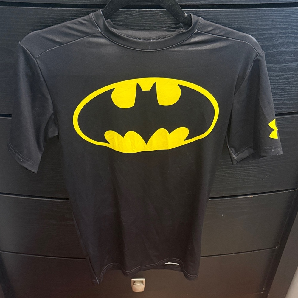 Under Armour Men's Black Tee with Yellow Batman Logo size Medium